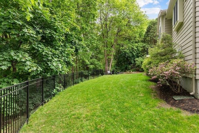 105 Thornberry Rd, Winchester, MA 01890