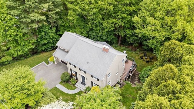 105 Thornberry Rd, Winchester, MA 01890