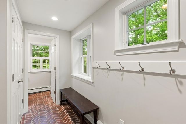 105 Thornberry Rd, Winchester, MA 01890