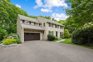 105 Thornberry Rd, Winchester, MA 01890