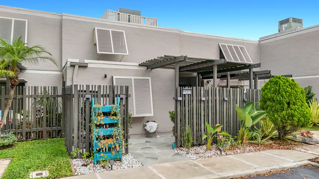 11313 NW 15th Street, Pembroke Pines, FL 33026