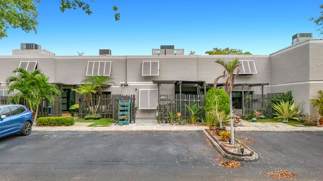 11313 NW 15th Street, Pembroke Pines, FL 33026