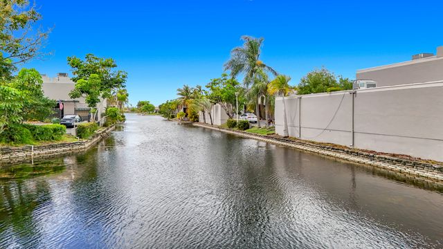 11313 NW 15th Street, Pembroke Pines, FL 33026