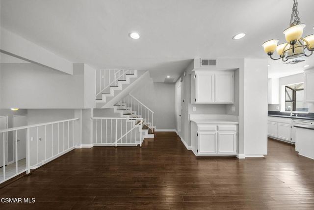 21205 Lassen Street 4, Chatsworth, CA 91311