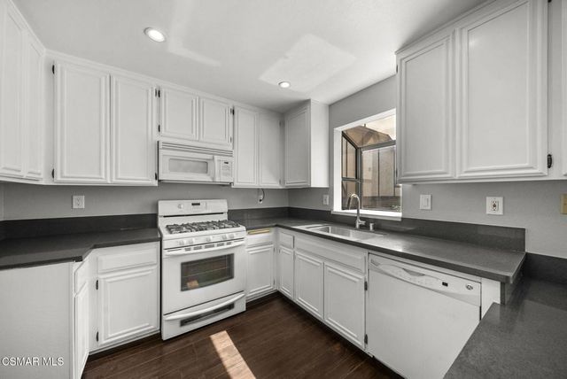 21205 Lassen Street 4, Chatsworth, CA 91311