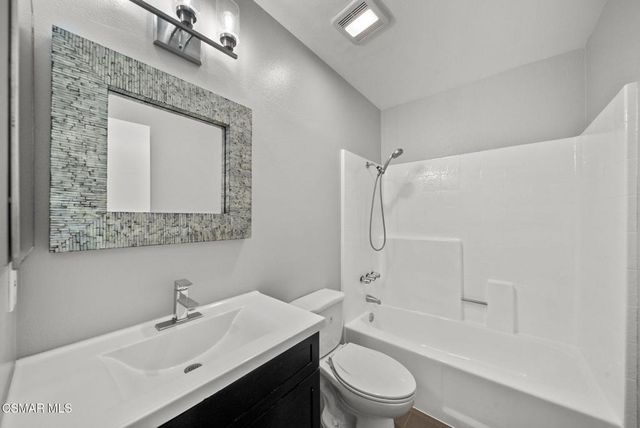 21205 Lassen Street 4, Chatsworth, CA 91311