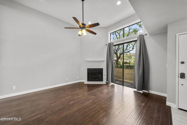 21205 Lassen Street 4, Chatsworth, CA 91311