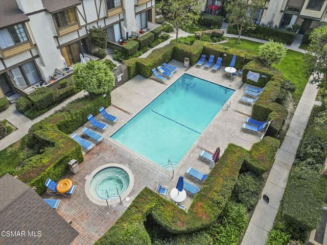 21205 Lassen Street 4, Chatsworth, CA 91311