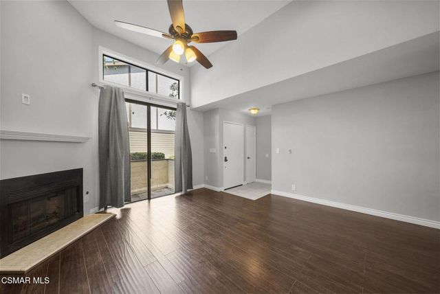 21205 Lassen Street 4, Chatsworth, CA 91311