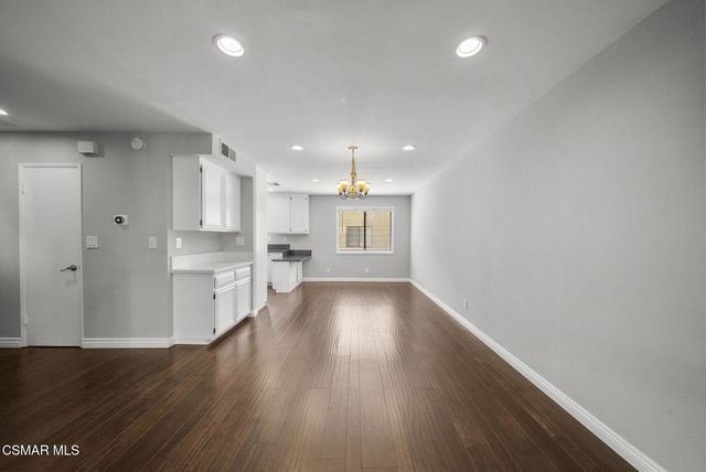 21205 Lassen Street 4, Chatsworth, CA 91311