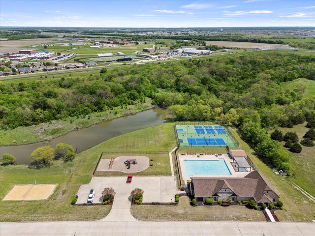 300 Regal Court, Royse City, TX 75189