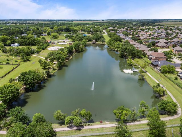 300 Regal Court, Royse City, TX 75189