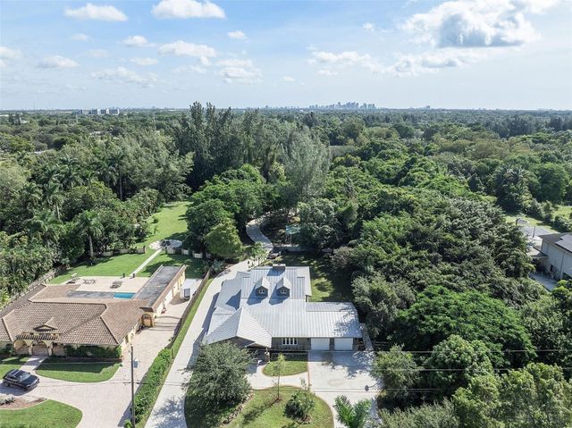 400 Farmington Drive, Plantation, FL 33317
