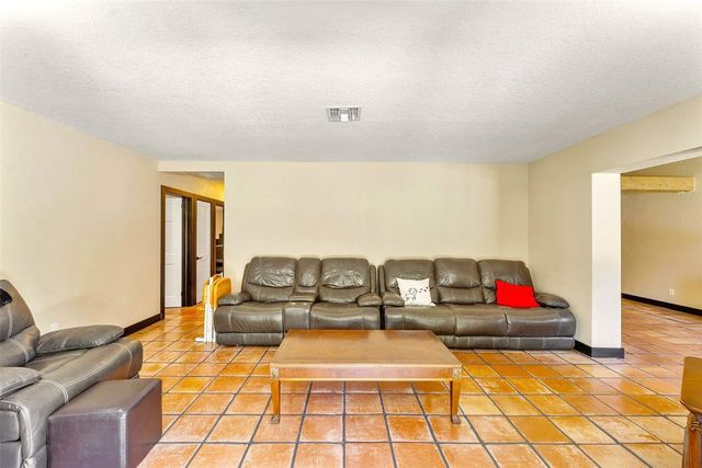 400 Farmington Drive, Plantation, FL 33317