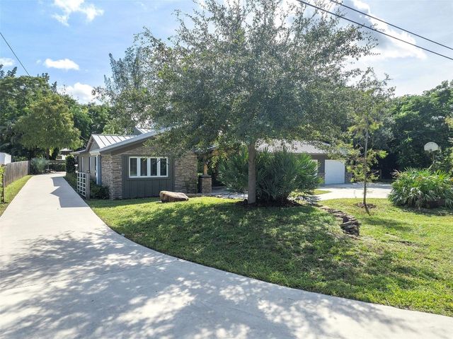 400 Farmington Drive, Plantation, FL 33317