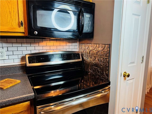 2723 Goyne Ter, Chester, VA 23831