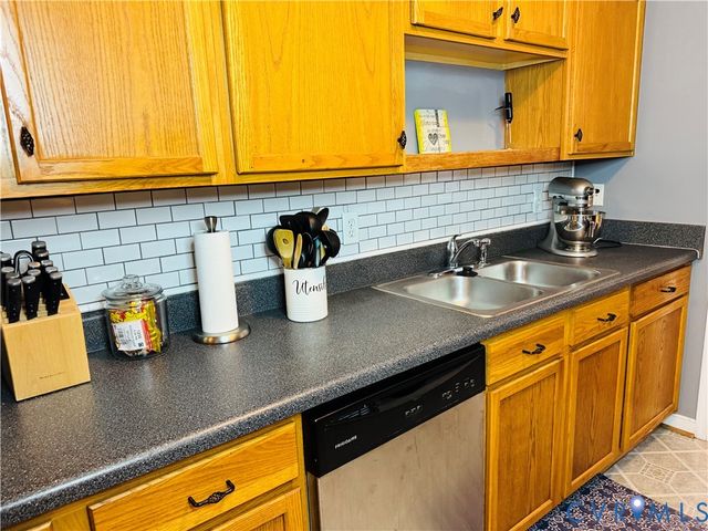 2723 Goyne Ter, Chester, VA 23831