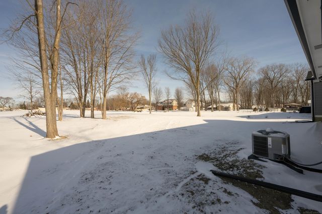 26565 Alray Street, Chesterfield Twp, MI 48051