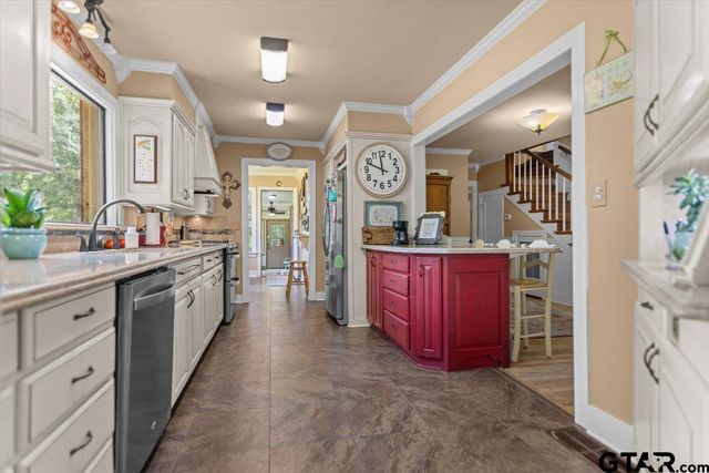 2807 Fm 225, Henderson, TX 75654