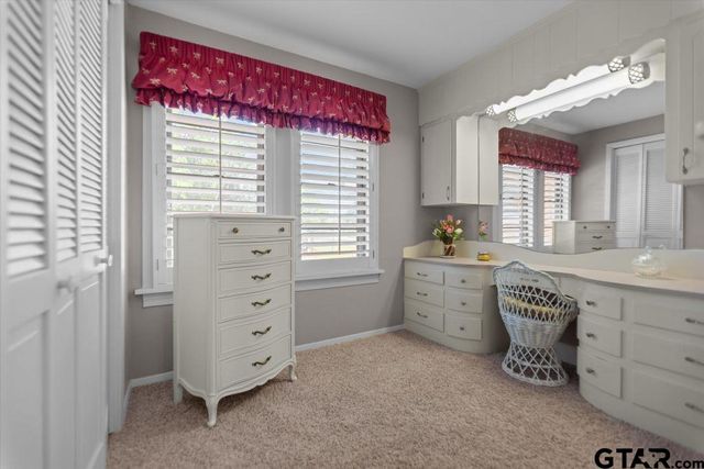 2807 Fm 225, Henderson, TX 75654