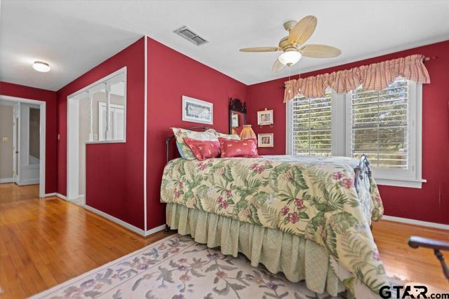 2807 Fm 225, Henderson, TX 75654