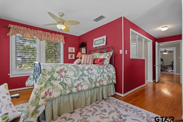 2807 Fm 225, Henderson, TX 75654