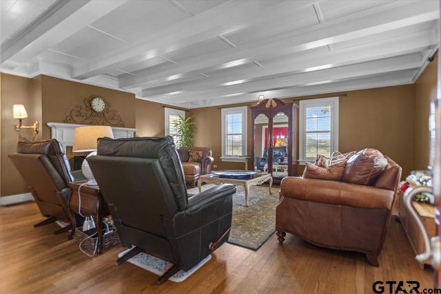 2807 Fm 225, Henderson, TX 75654