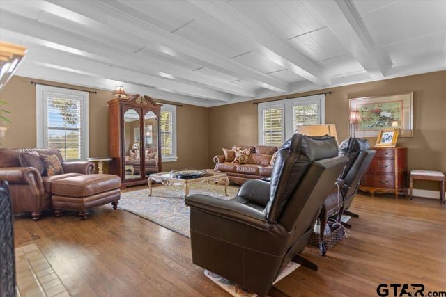 2807 Fm 225, Henderson, TX 75654