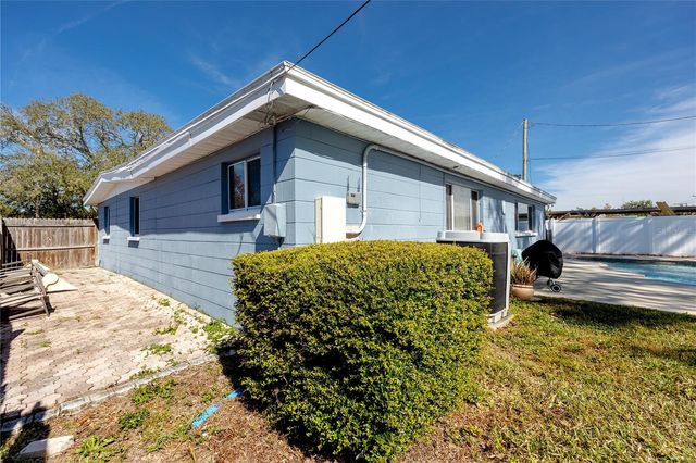 10996 106TH AVENUE, Seminole, FL 33778