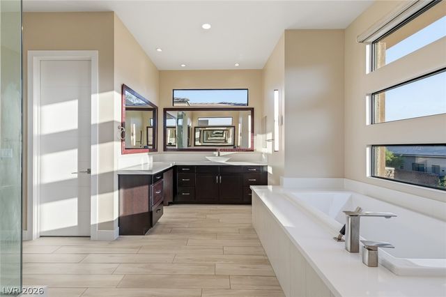 64 Grey Feather Drive, Las Vegas, NV 89135