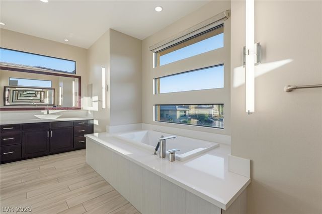 64 Grey Feather Drive, Las Vegas, NV 89135