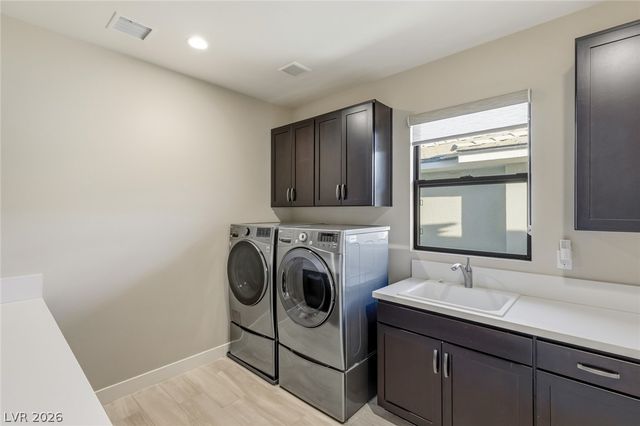64 Grey Feather Drive, Las Vegas, NV 89135
