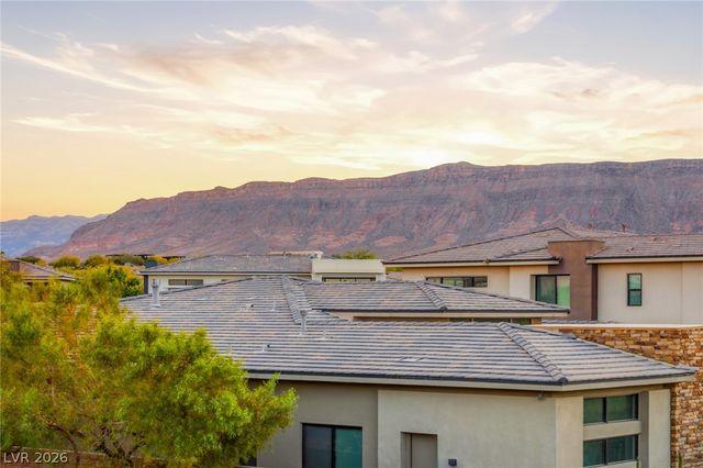 64 Grey Feather Drive, Las Vegas, NV 89135