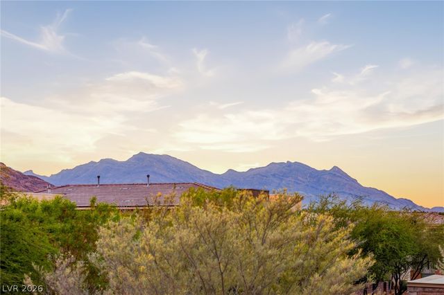 64 Grey Feather Drive, Las Vegas, NV 89135