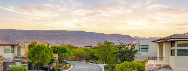 64 Grey Feather Drive, Las Vegas, NV 89135
