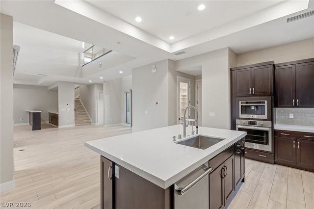 64 Grey Feather Drive, Las Vegas, NV 89135