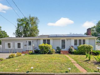 274 Ettrick St, Brockton, MA 02301