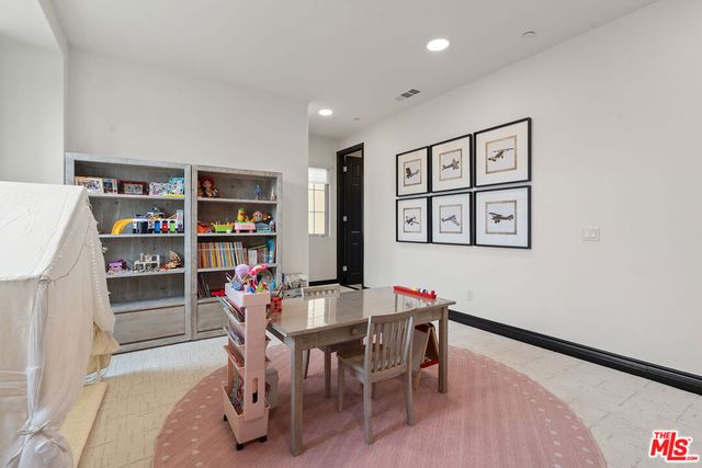 55 Suede, Irvine, CA 92602