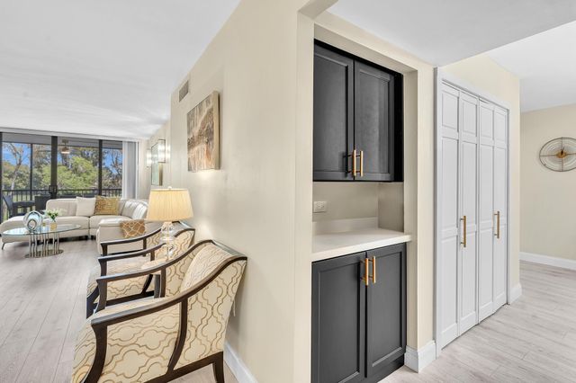 2804 N 46th Avenue C330, Hollywood, FL 33021