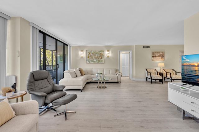 2804 N 46th Avenue C330, Hollywood, FL 33021