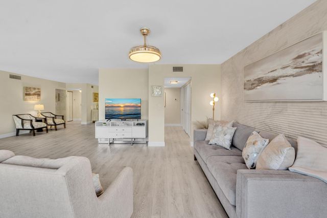 2804 N 46th Avenue C330, Hollywood, FL 33021