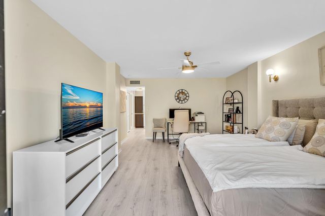 2804 N 46th Avenue C330, Hollywood, FL 33021