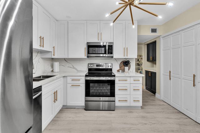 2804 N 46th Avenue C330, Hollywood, FL 33021