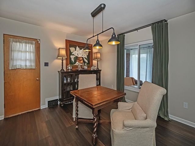 1024 Knollwood Rd, New Kensington, PA 15068