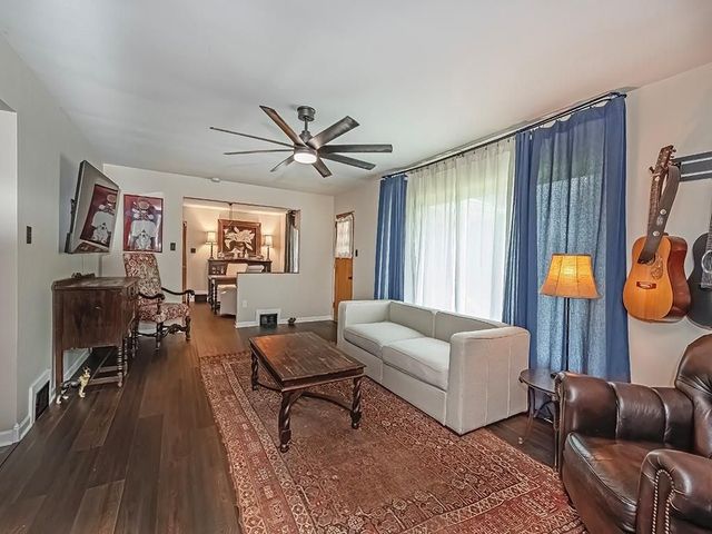 1024 Knollwood Rd, New Kensington, PA 15068