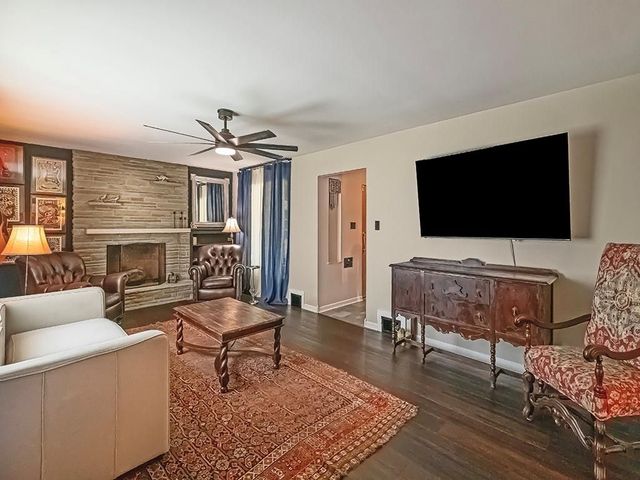 1024 Knollwood Rd, New Kensington, PA 15068