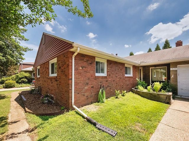 1024 Knollwood Rd, New Kensington, PA 15068