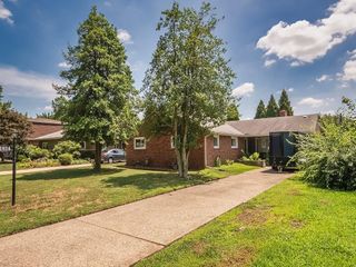 1024 Knollwood Rd, New Kensington, PA 15068
