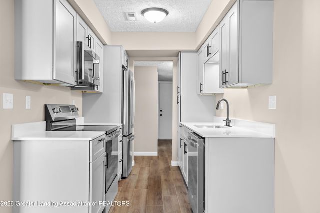 1830 Nemoke Trail, Haslett, MI 48840