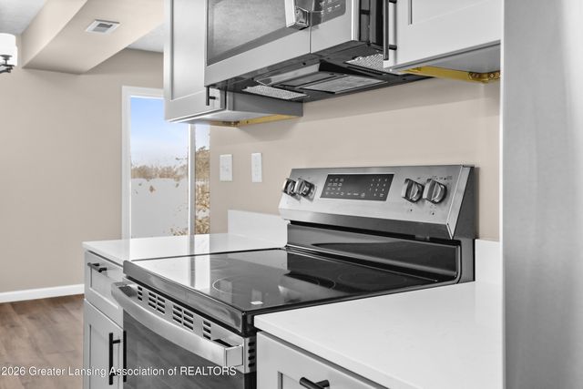 1830 Nemoke Trail, Haslett, MI 48840